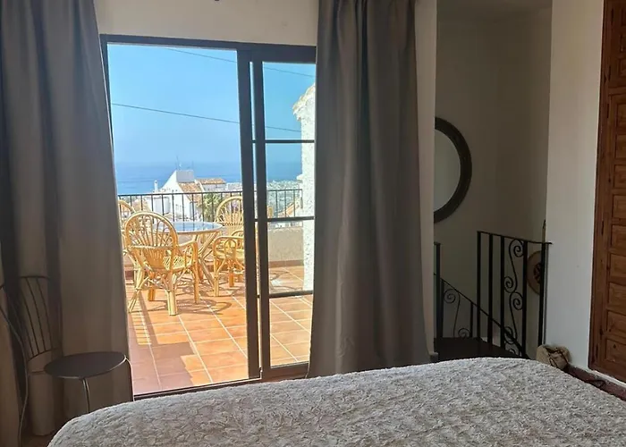 Casa Mimosas * 内尔哈